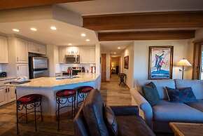 Mountain-contemporary 2 Br  2 Bedroom Condo - No Cleaning Fee! by RedA