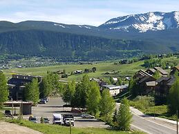 Mountain-contemporary 2 Br  2 Bedroom Condo - No Cleaning Fee! by RedA