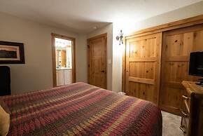 Mountain-contemporary 2 Br  2 Bedroom Condo - No Cleaning Fee! by RedA