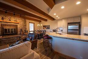 Mountain-contemporary 2 Br  2 Bedroom Condo - No Cleaning Fee! by RedA