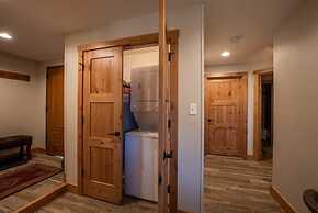 Mountain-contemporary 2 Br  2 Bedroom Condo - No Cleaning Fee! by RedA