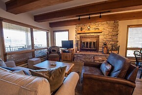 Mountain-contemporary 2 Br  2 Bedroom Condo - No Cleaning Fee! by RedA