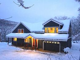 Secluded 6 Acre Property near Mountain Road