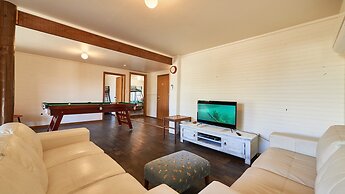 9 Boat Creek by the beach in Ventnor