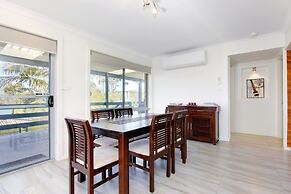 47 Anderson with Pool in Cowes