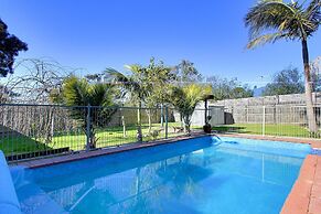 47 Anderson with Pool in Cowes