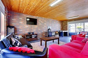 47 Anderson with Pool in Cowes