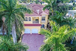 Walk to Beach Spacious Estate with Hot Tub & Game Room