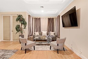 Walk to Beach Spacious Estate with Hot Tub & Game Room