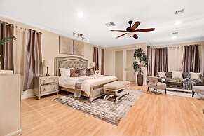 Walk to Beach Spacious Estate with Hot Tub & Game Room