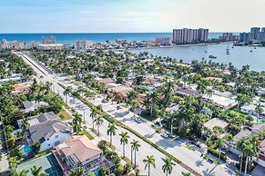 Walk to Beach Spacious Estate with Hot Tub & Game Room