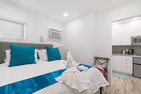 Beach Inn by DesignedVR