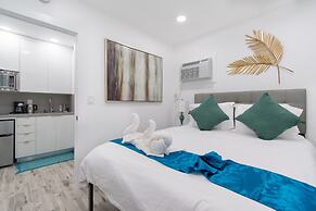 Beach Inn by DesignedVR