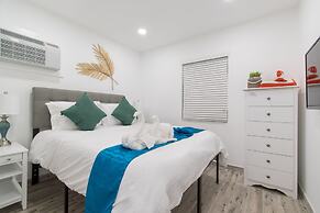 Beach Inn by DesignedVR