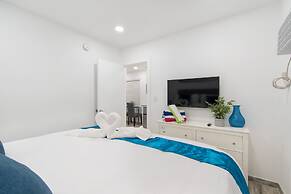 Beach Inn by DesignedVR