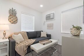 Beach Inn by DesignedVR