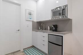 Beach Inn by DesignedVR