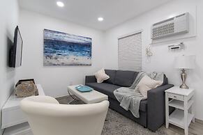 Beach Inn by DesignedVR