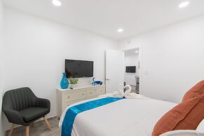 Beach Inn by DesignedVR