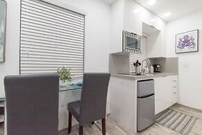 Beach Inn by DesignedVR