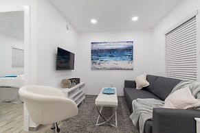 Beach Inn by DesignedVR