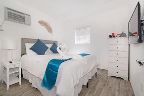 Beach Inn by DesignedVR