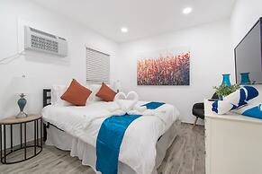 Beach Inn by DesignedVR