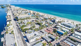 Beach Inn by DesignedVR