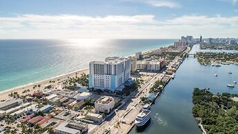 Beach Inn by DesignedVR