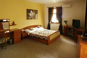 Hotel pod hradom