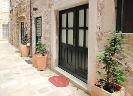 Melek Accommodations