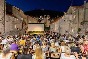 Melek Accommodations