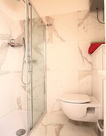 Melek Accommodations