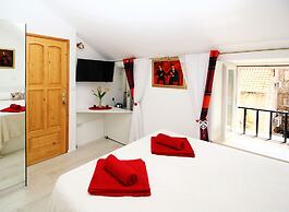 Melek Accommodations