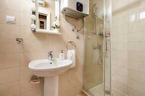 Melek Accommodations