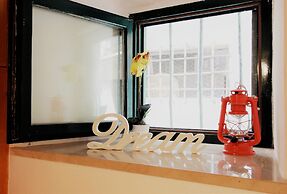 Melek Accommodations