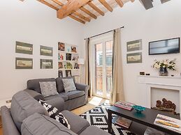 RSH Trevi Fountain Luxury Apartment