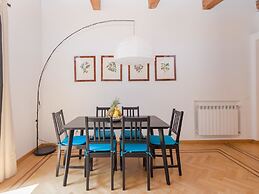 RSH Trevi Fountain Luxury Apartment