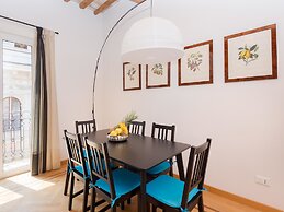 RSH Trevi Fountain Luxury Apartment