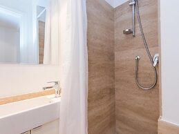 RSH Trevi Fountain Luxury Apartment