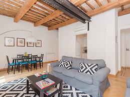 RSH Trevi Fountain Luxury Apartment