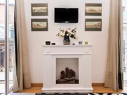 RSH Trevi Fountain Luxury Apartment