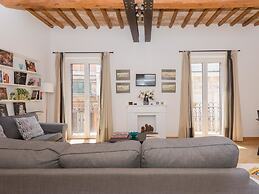 RSH Trevi Fountain Luxury Apartment