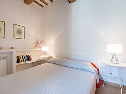 RSH Trevi Fountain Luxury Apartment