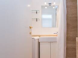 RSH Trevi Fountain Luxury Apartment