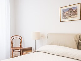 RSH San Cosimato Luxury Bright Apartment
