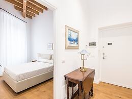 RSH San Cosimato Luxury Bright Apartment