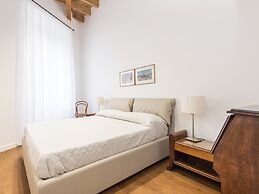 RSH San Cosimato Luxury Bright Apartment