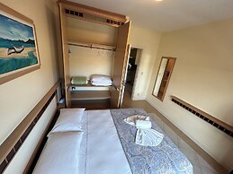 GOLFINHOS APART HOTEL