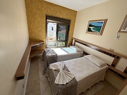 GOLFINHOS APART HOTEL